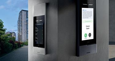 LINEA 5000: un'innovazione moderna nell'accesso agli edifici. DIGITALE. CONNESSA. PERFORMANTE.