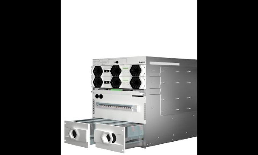 Preview image for the video "Legrand - UPS Keor MOD RI. Estrazione del cassetto batteria".